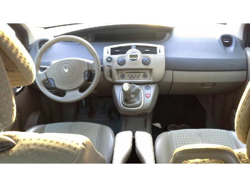 renault scenic ii del año 2004