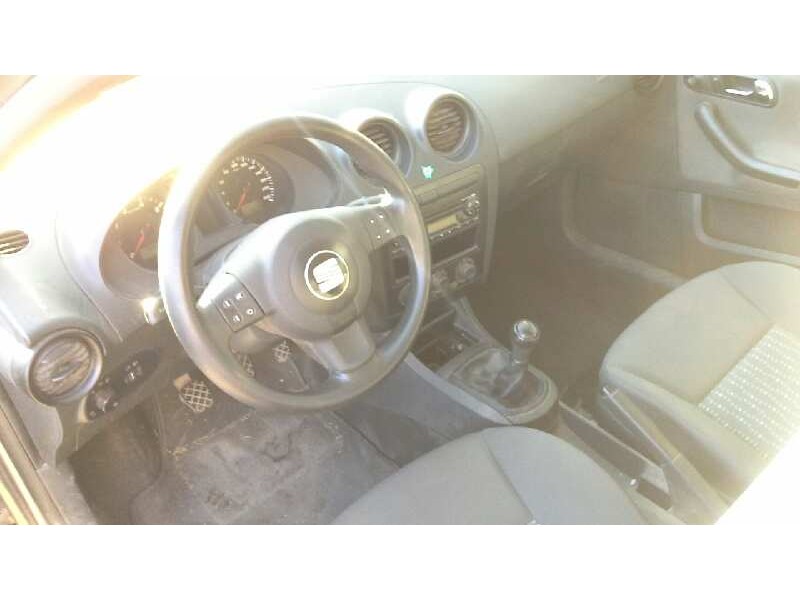 seat ibiza (6l1) del año 2005