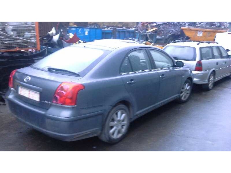 toyota avensis berlina (t25) del año 2003