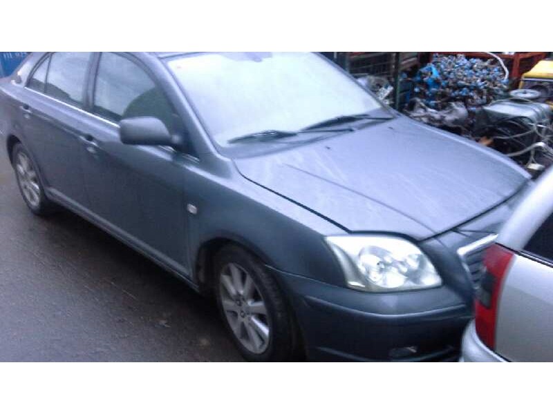 toyota avensis berlina (t25) del año 2003