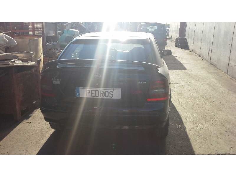 opel astra g berlina del año 2002