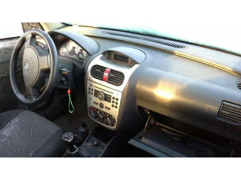 opel corsa c del año 2006