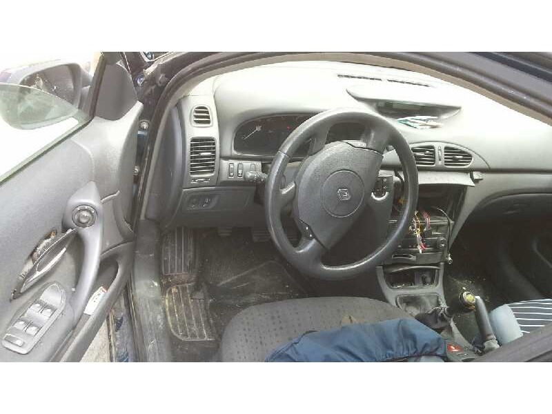 renault laguna ii (bg0) del año 2004