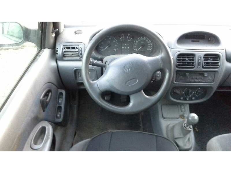 renault clio ii fase i (b/cbo) del año 2001