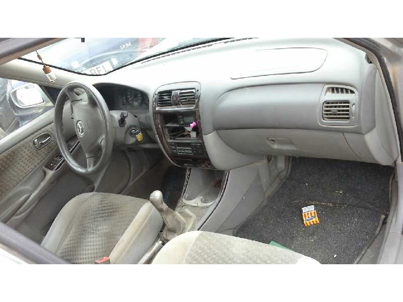 mazda 626 berlina (gf) del año 2001