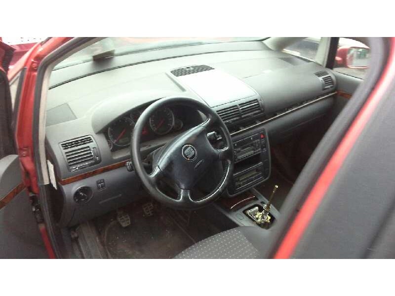 seat alhambra (7v9) del año 2001