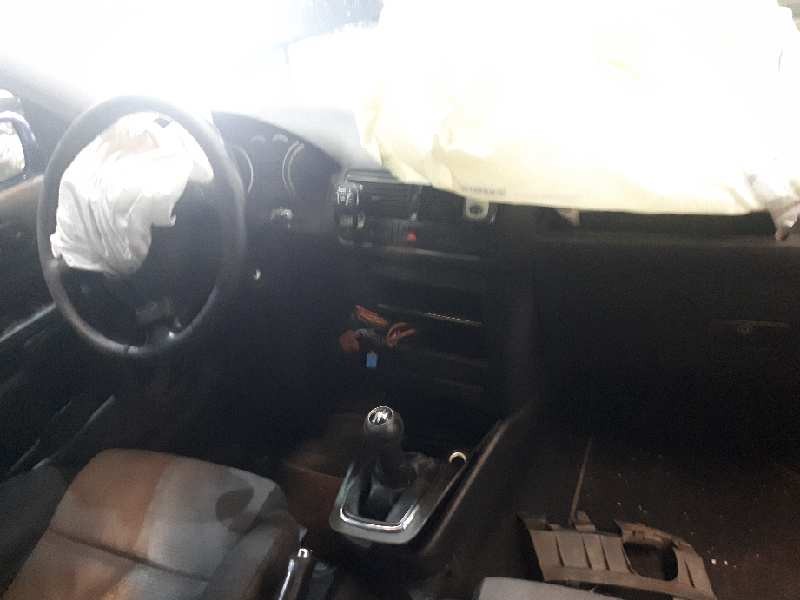 volkswagen golf iv berlina (1j1) del año 2002