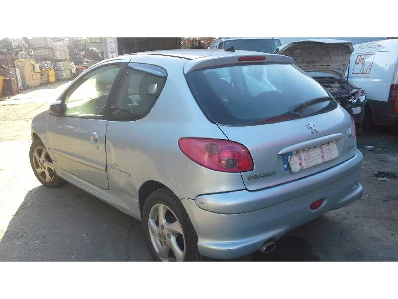 peugeot 206 berlina del año 2003
