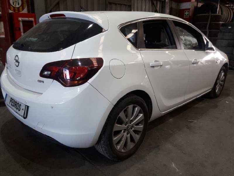 opel astra j lim. del año 2012