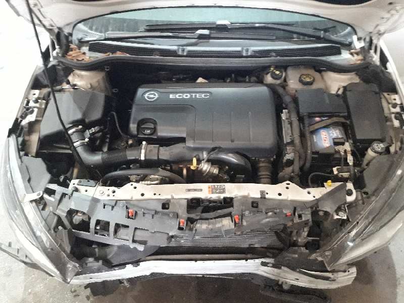 opel astra j lim. del año 2012