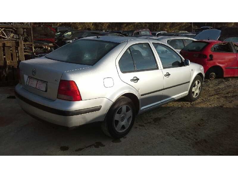 volkswagen bora berlina (1j2) del año 2001