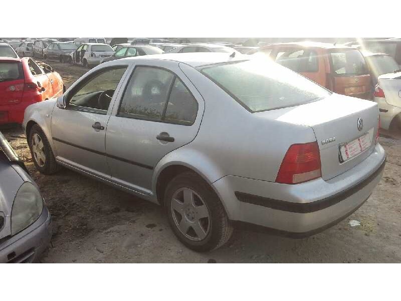 volkswagen bora berlina (1j2) del año 2001