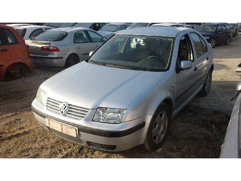 volkswagen bora berlina (1j2) del año 2001