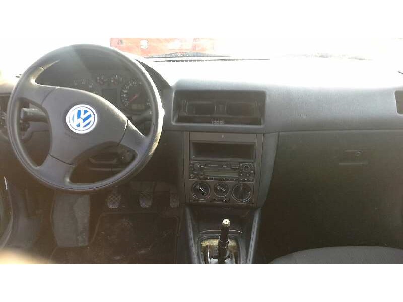 volkswagen bora berlina (1j2) del año 2001