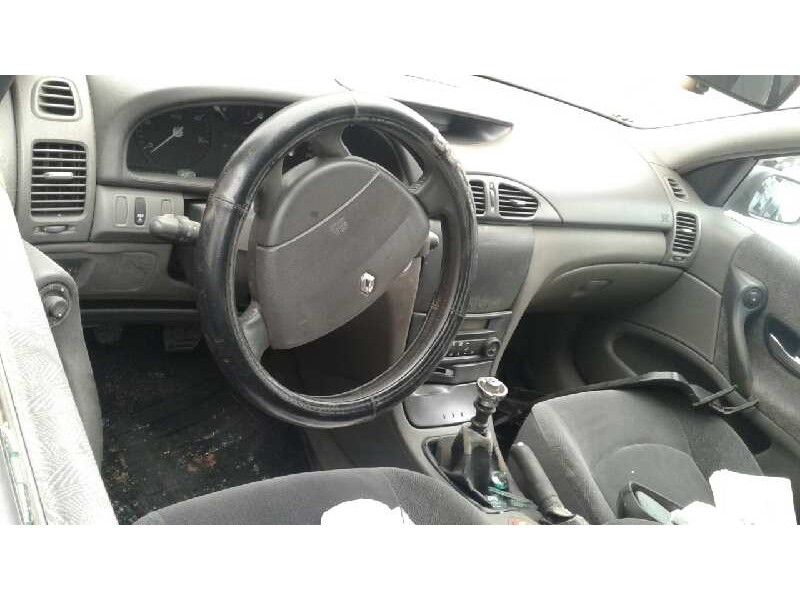 renault laguna ii (bg0) del año 2001