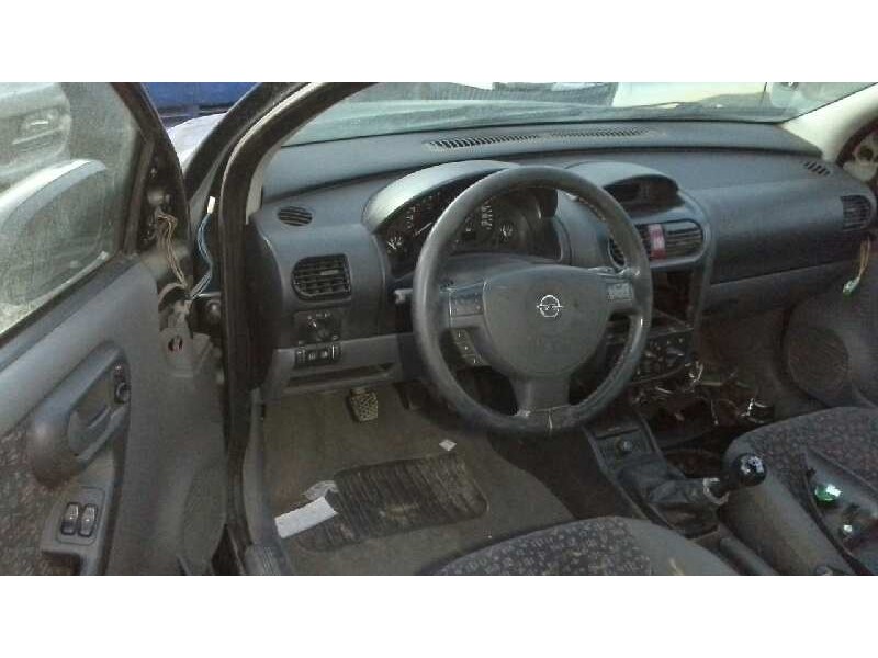 opel corsa c del año 2001