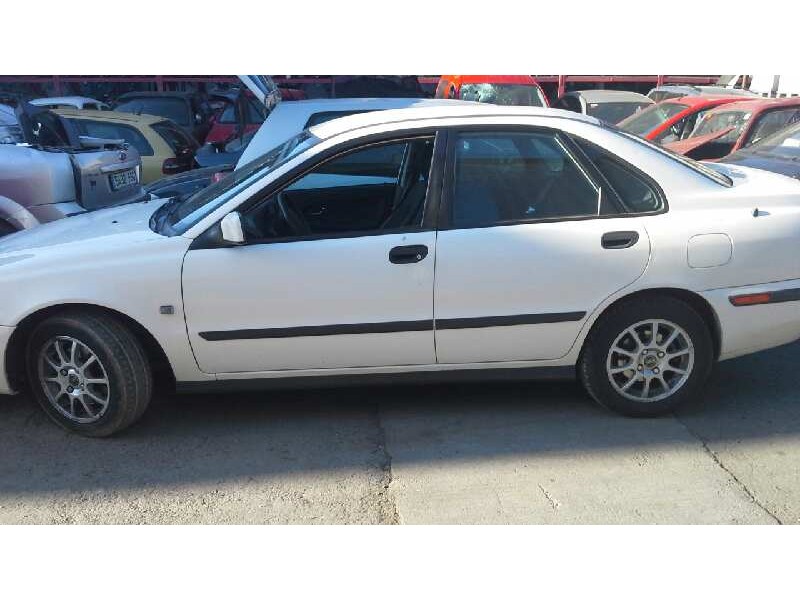 volvo s40 berlina del año 2002