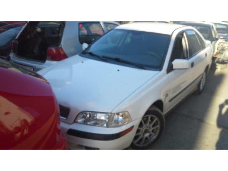 volvo s40 berlina del año 2002