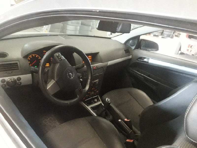 opel astra gtc del año 2006