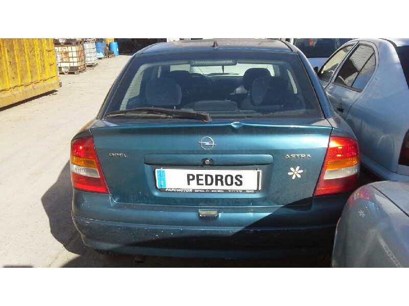 opel astra g berlina del año 2001