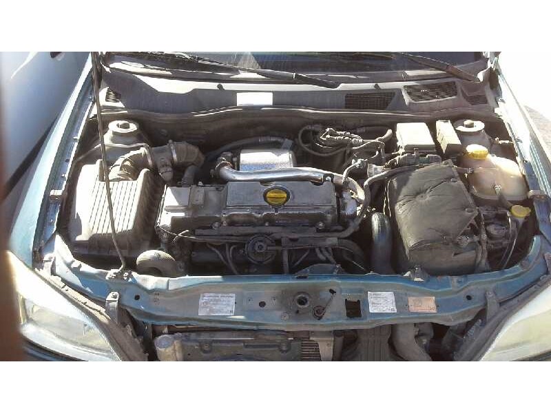 opel astra g berlina del año 2001