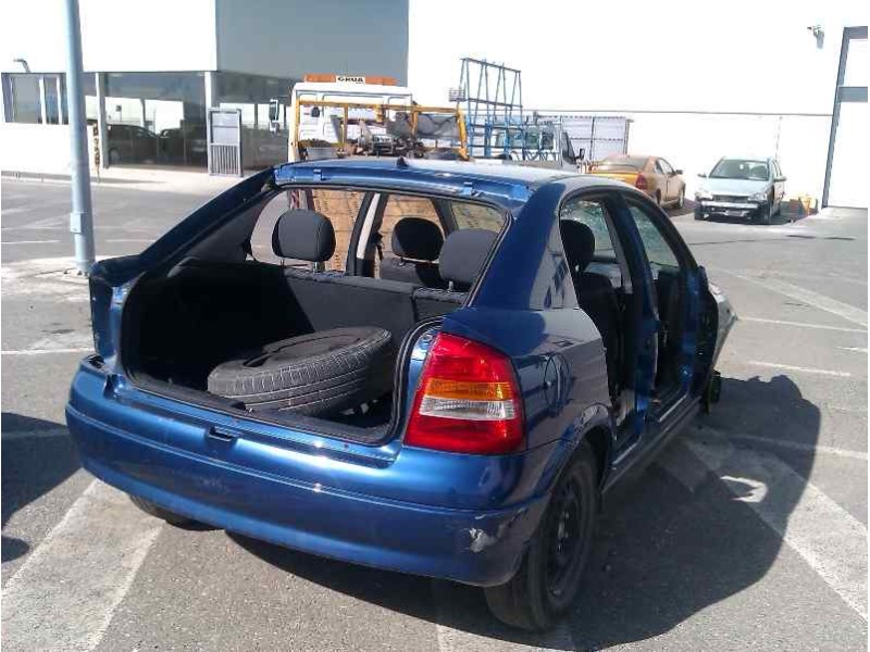 opel astra g berlina del año 2002