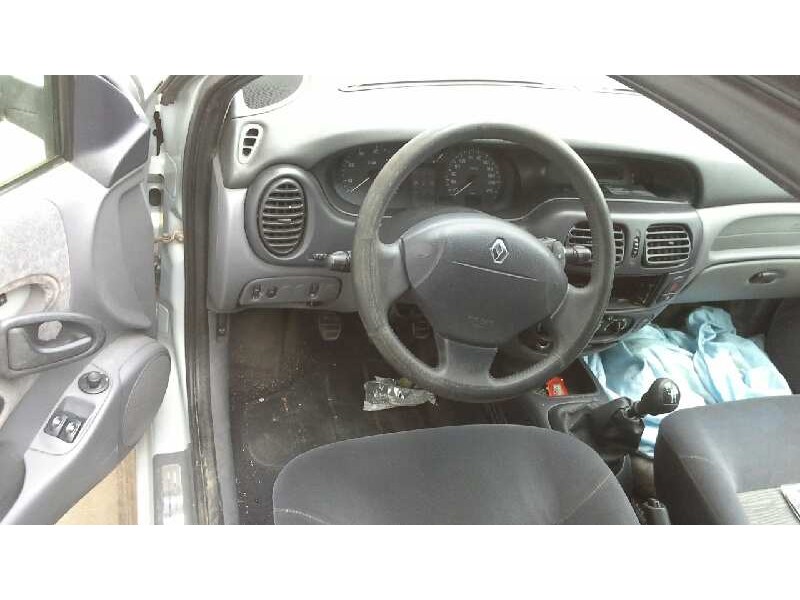 renault megane i fase 2 berlina (ba0) del año 2001