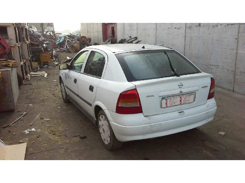 opel astra g berlina del año 2002