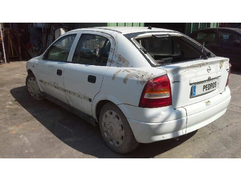 opel astra g berlina del año 2001