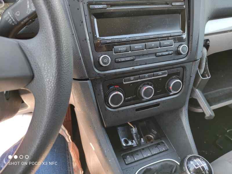 volkswagen golf vi (5k1) del año 2011