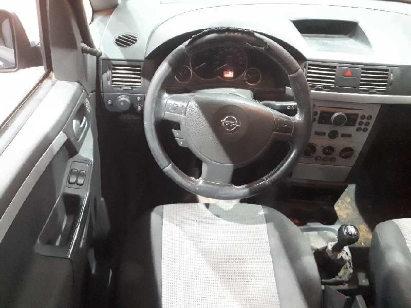 opel meriva del año 2005