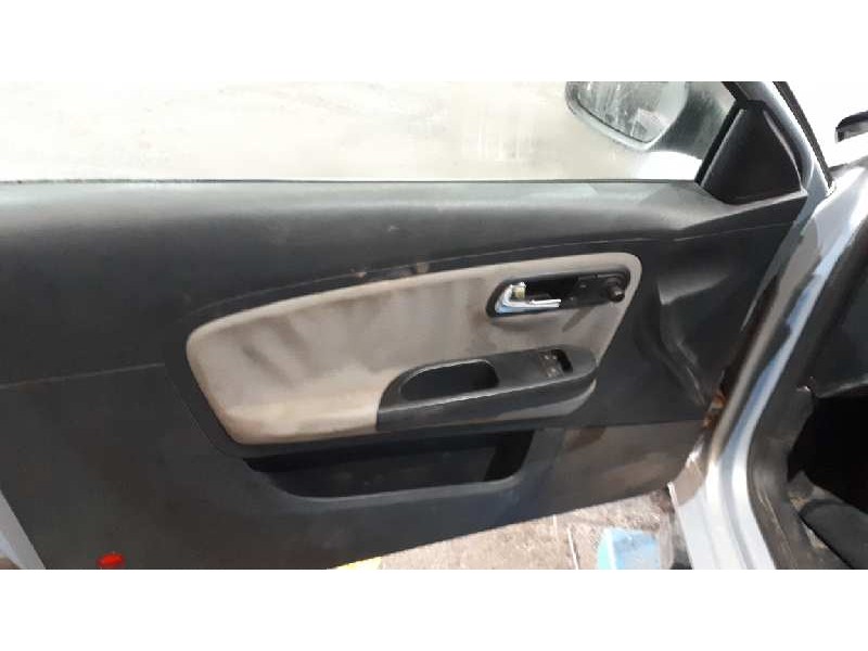 seat ibiza (6l1) del año 2003