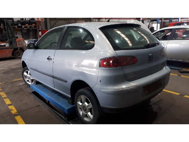 seat ibiza (6l1) del año 2003