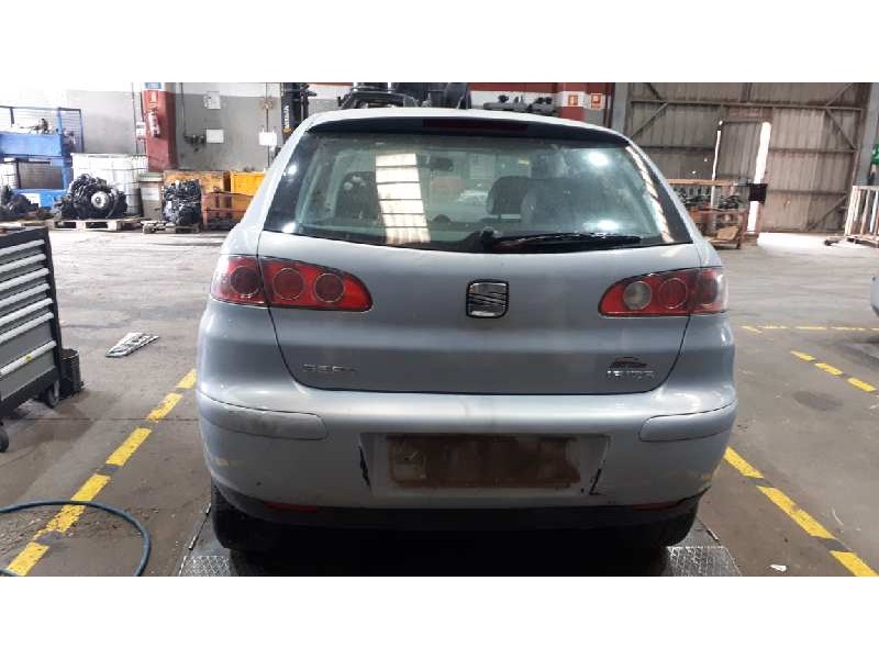 seat ibiza (6l1) del año 2003