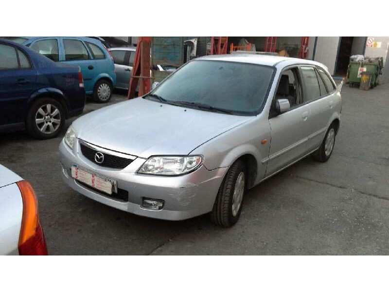 mazda 323 berl. f/s (bj) del año 2001