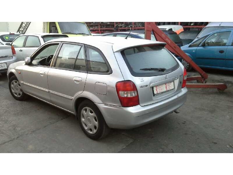 mazda 323 berl. f/s (bj) del año 2001
