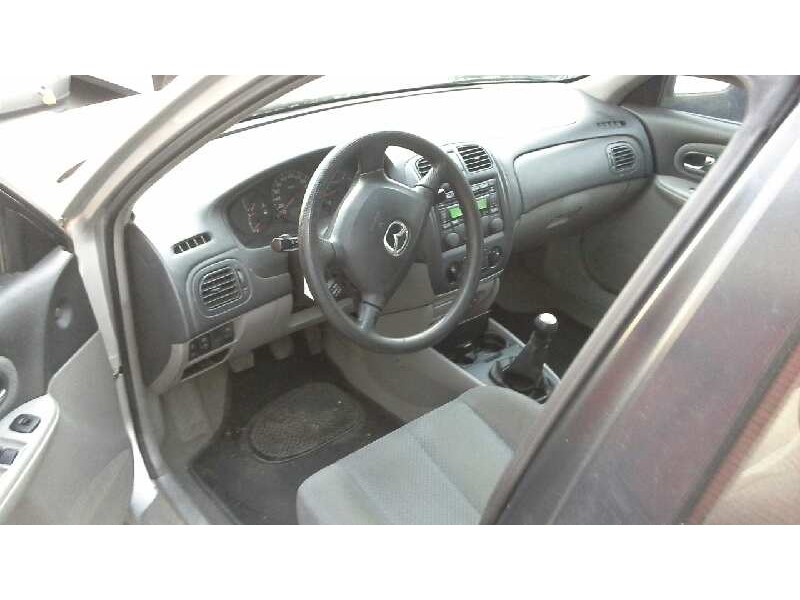 mazda 323 berl. f/s (bj) del año 2001