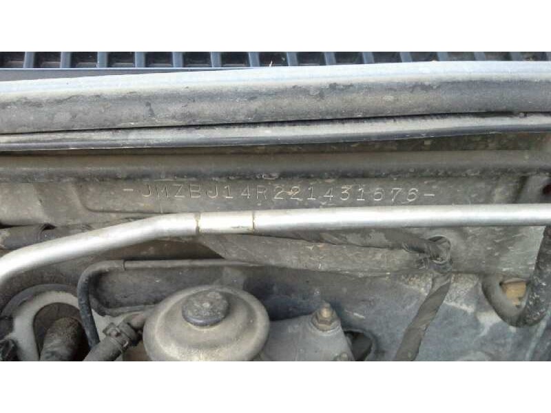 mazda 323 berl. f/s (bj) del año 2001