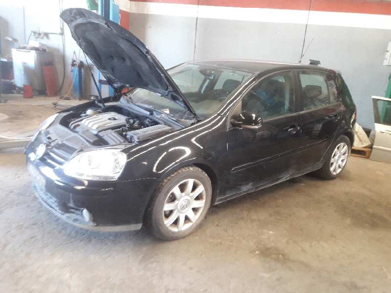 volkswagen golf v berlina (1k1) del año 2005