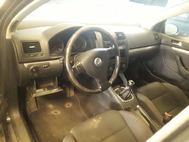 volkswagen golf v berlina (1k1) del año 2005