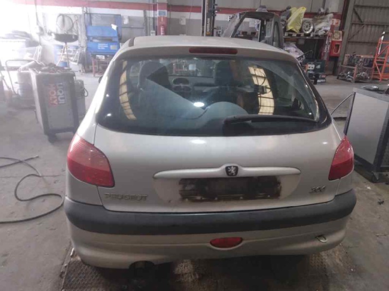 peugeot 206 berlina del año 2002