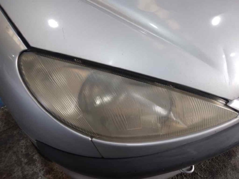 peugeot 206 berlina del año 2002