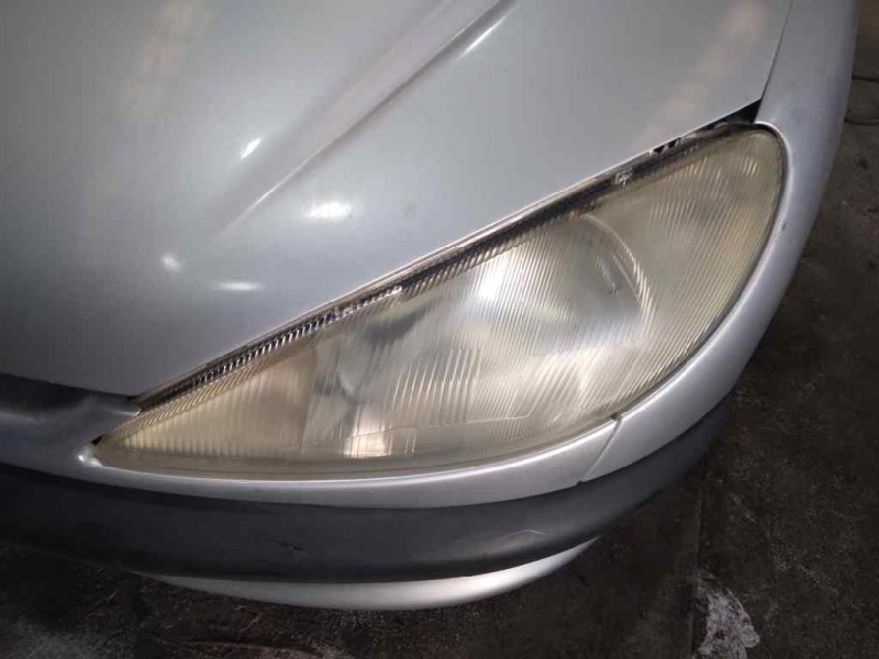 peugeot 206 berlina del año 2002