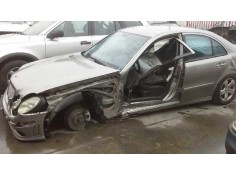 mercedes-benz clase e (w211) berlina del año 2004