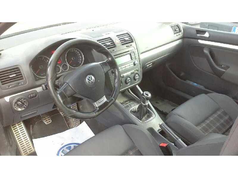 volkswagen golf v berlina (1k1) del año 2005
