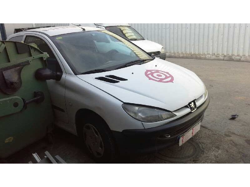 peugeot 206 berlina del año 2000