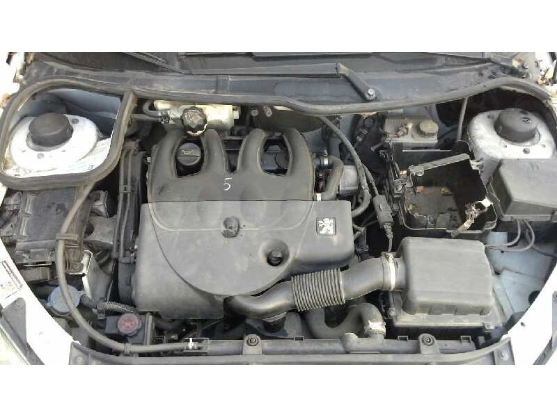 peugeot 206 berlina del año 2000