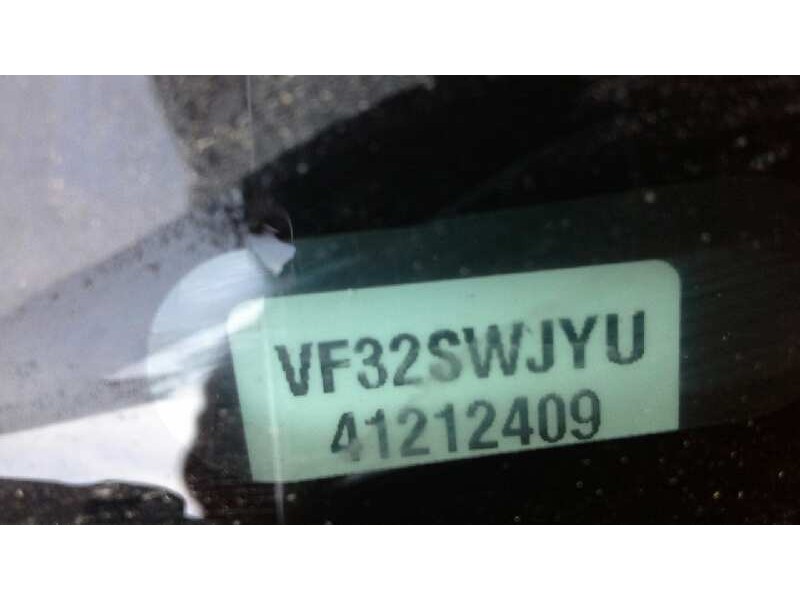 peugeot 206 berlina del año 2000