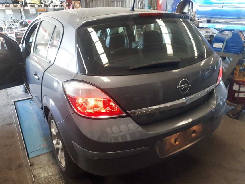 opel astra h berlina del año 2006