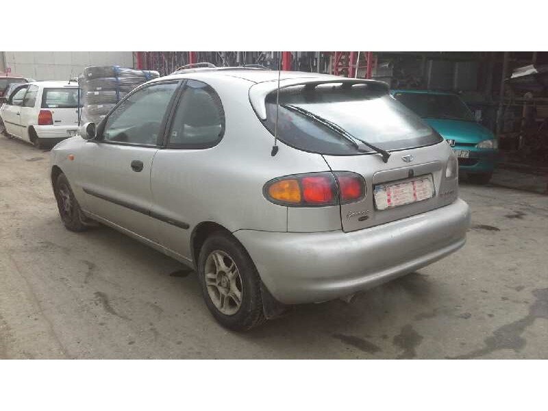 daewoo lanos del año 2000